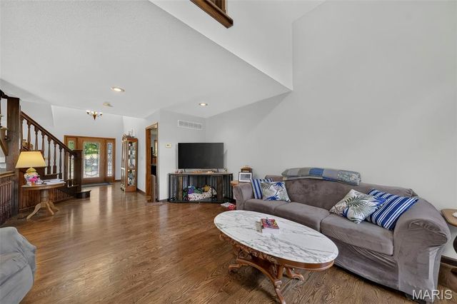 1574 Turkeyfoot Road, Bourbon, MO 65441