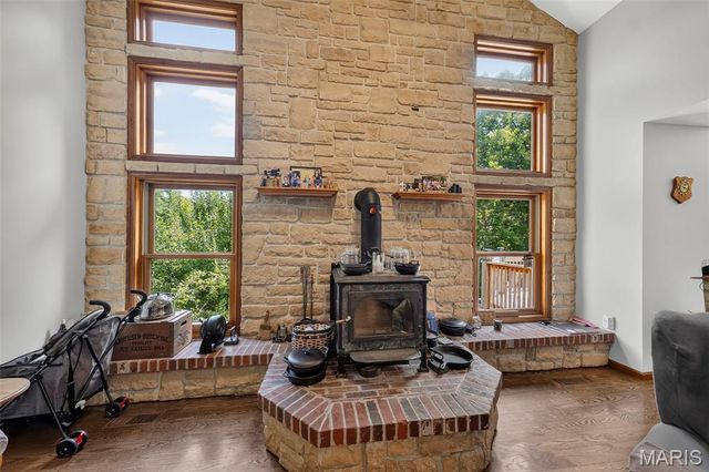 1574 Turkeyfoot Road, Bourbon, MO 65441