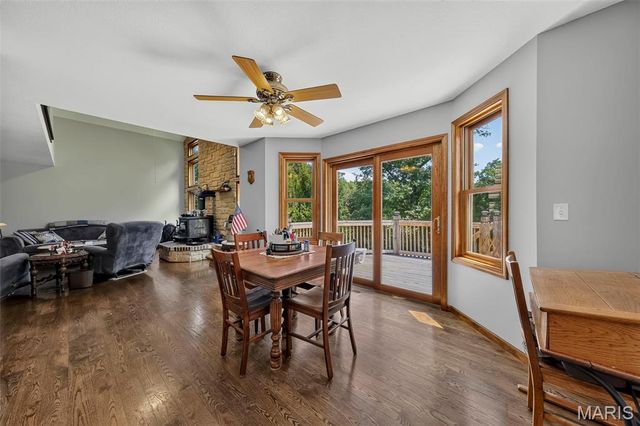 1574 Turkeyfoot Road, Bourbon, MO 65441