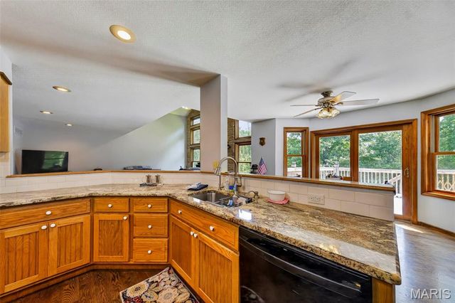 1574 Turkeyfoot Road, Bourbon, MO 65441