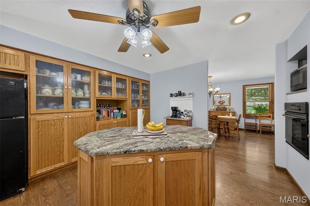 1574 Turkeyfoot Road, Bourbon, MO 65441