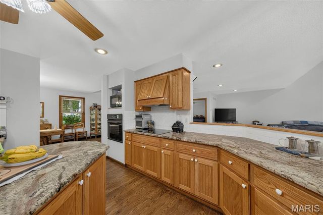1574 Turkeyfoot Road, Bourbon, MO 65441