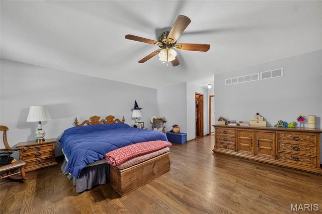 1574 Turkeyfoot Road, Bourbon, MO 65441