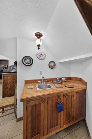 1574 Turkeyfoot Road, Bourbon, MO 65441