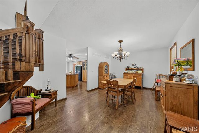 1574 Turkeyfoot Road, Bourbon, MO 65441