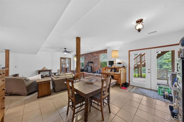 1574 Turkeyfoot Road, Bourbon, MO 65441