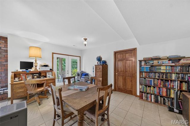 1574 Turkeyfoot Road, Bourbon, MO 65441