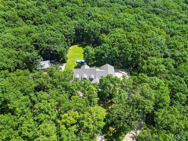 1574 Turkeyfoot Road, Bourbon, MO 65441
