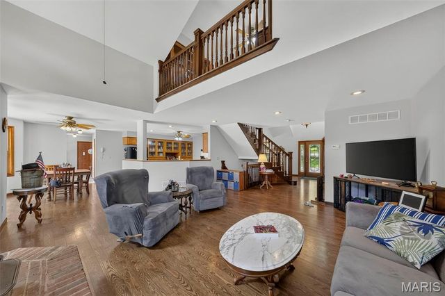 1574 Turkeyfoot Road, Bourbon, MO 65441