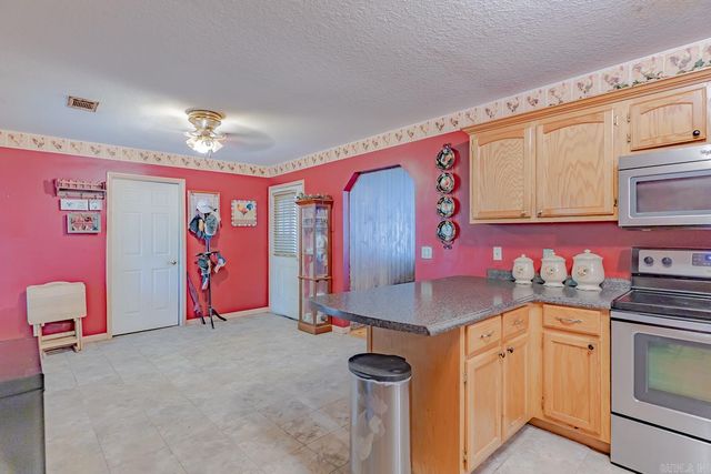 1302 Walker St, Paragould, AR 72450