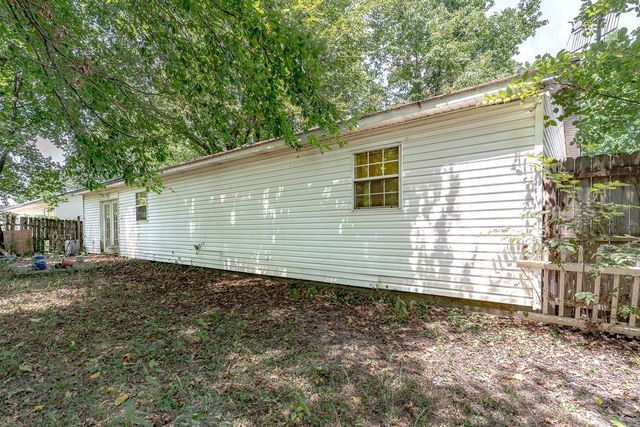 1302 Walker St, Paragould, AR 72450