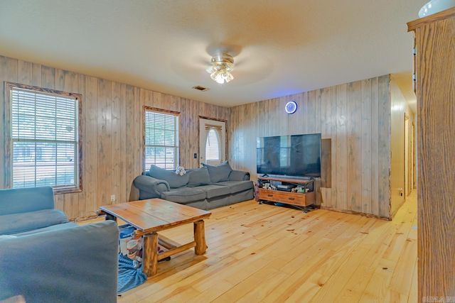 1302 Walker St, Paragould, AR 72450