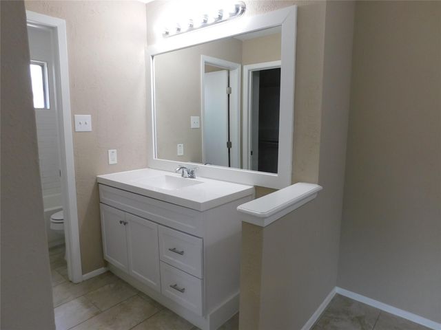 1115 Harpings Way, Crosby, TX 77532