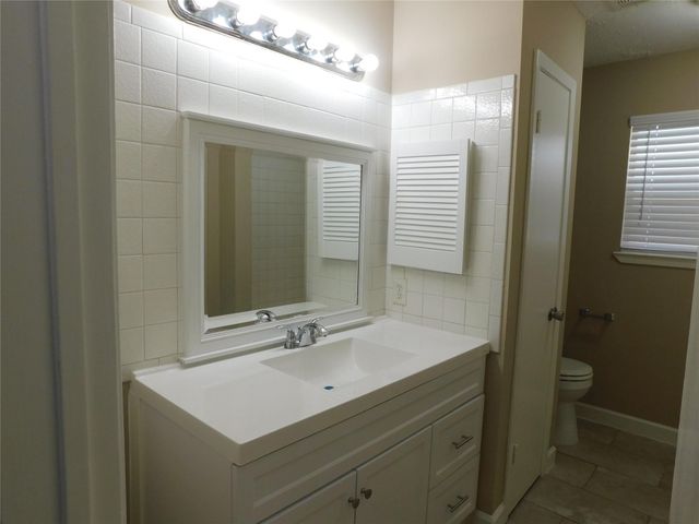 1115 Harpings Way, Crosby, TX 77532