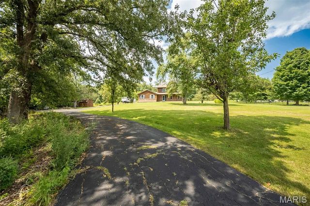 8417 Saint Andrews Lane, House Springs, MO 63051