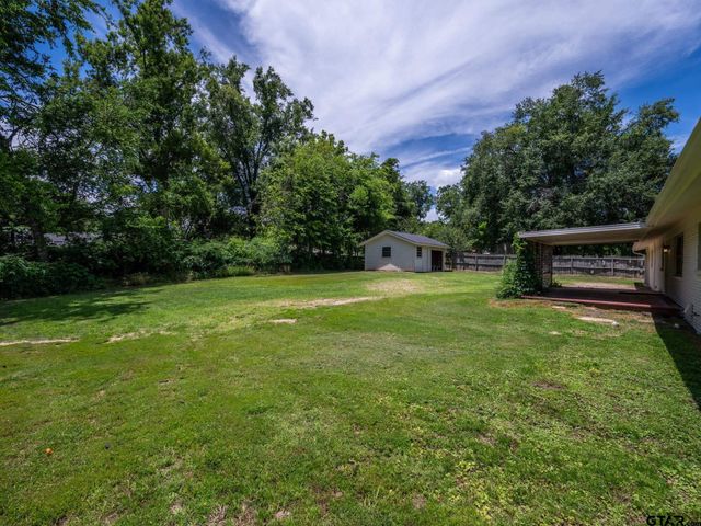 423 Hardee Dr, Chandler, TX 75758