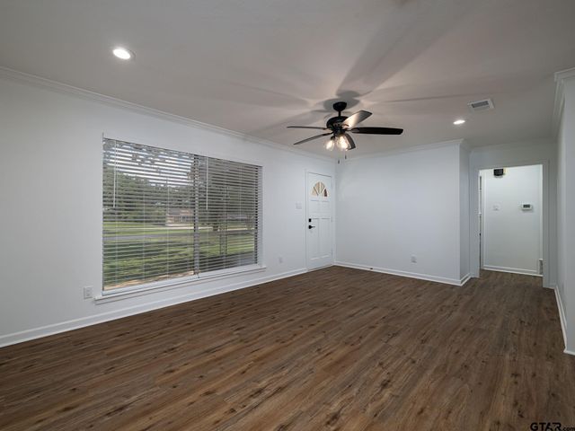 423 Hardee Dr, Chandler, TX 75758