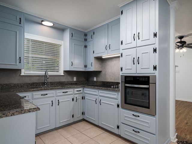 423 Hardee Dr, Chandler, TX 75758
