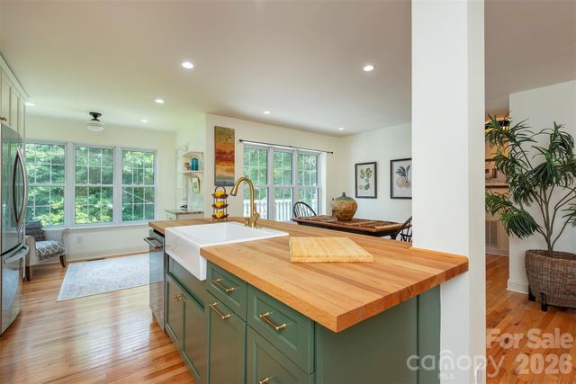 90 Pine Forest Drive, Weaverville, NC 28787