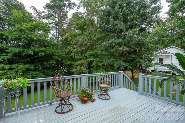 90 Pine Forest Drive, Weaverville, NC 28787