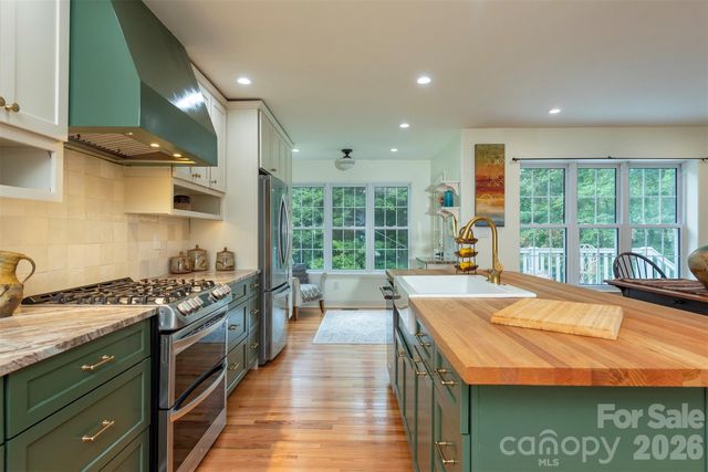 90 Pine Forest Drive, Weaverville, NC 28787