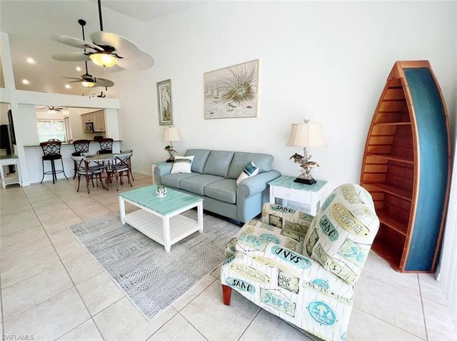 2037 Crown Pointe BLVD, Naples, FL 34112