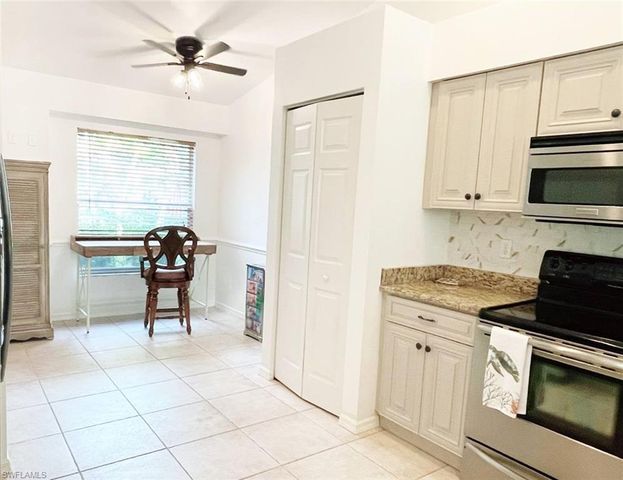 2037 Crown Pointe BLVD, Naples, FL 34112