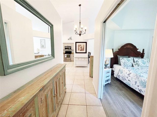 2037 Crown Pointe BLVD, Naples, FL 34112