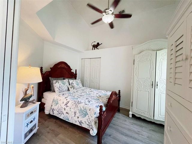 2037 Crown Pointe BLVD, Naples, FL 34112