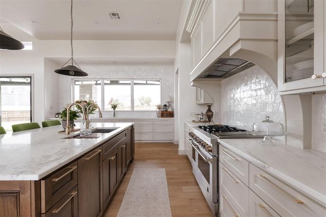 501 Old Creek Road, Edmond, OK 73034