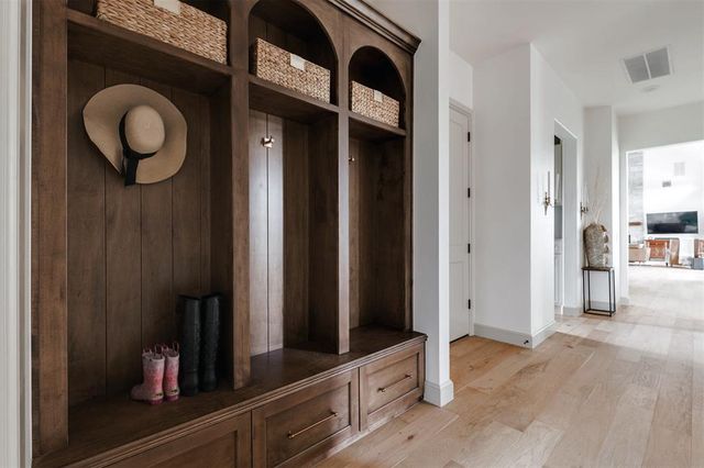 501 Old Creek Road, Edmond, OK 73034