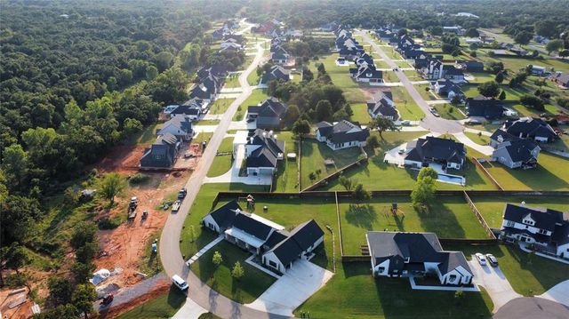 501 Old Creek Road, Edmond, OK 73034