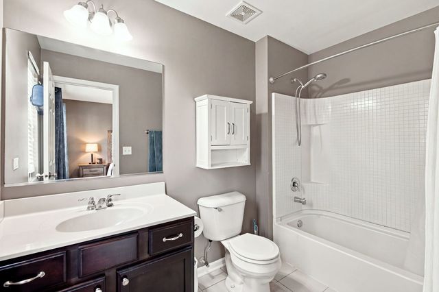 267 Garrett Circle, Carol Stream, IL 60188