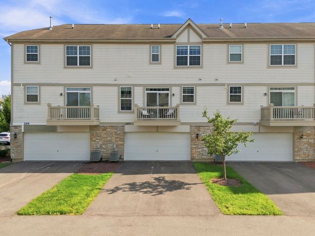 267 Garrett Circle, Carol Stream, IL 60188