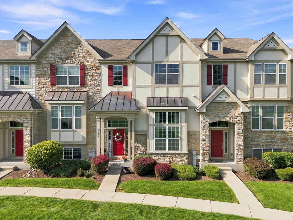 267 Garrett Circle, Carol Stream, IL 60188