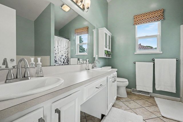 2632 Fairfield Drive, Zeeland, MI 49464