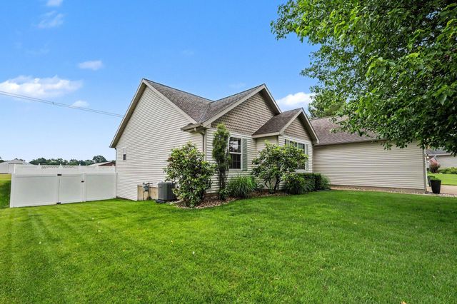 2632 Fairfield Drive, Zeeland, MI 49464