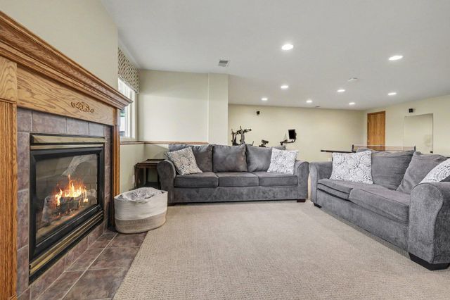 2632 Fairfield Drive, Zeeland, MI 49464