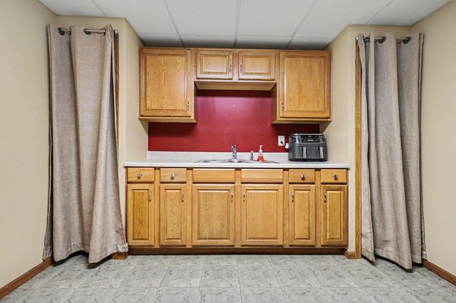 2632 Fairfield Drive, Zeeland, MI 49464