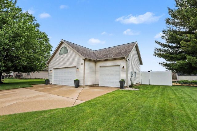 2632 Fairfield Drive, Zeeland, MI 49464