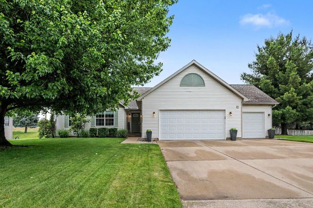 2632 Fairfield Drive, Zeeland, MI 49464