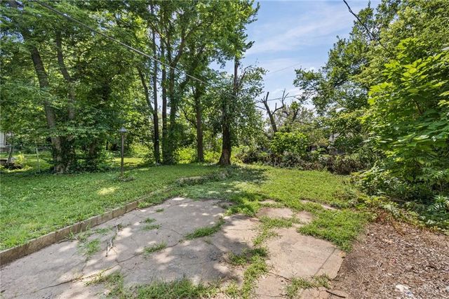 4010 Montgall Avenue, Kansas City, MO 64130