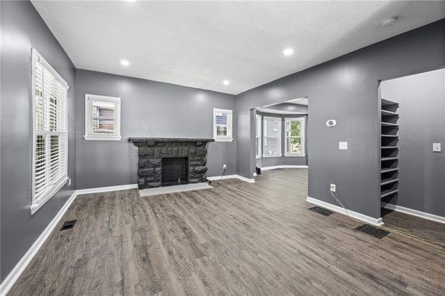 4010 Montgall Avenue, Kansas City, MO 64130