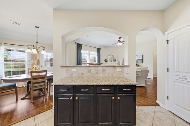 3906 S Maple Avenue, Sand Springs, OK 74063