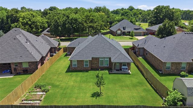 3906 S Maple Avenue, Sand Springs, OK 74063