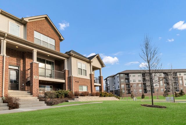 478 Woodmoor Drive 478, Lombard, IL 60148