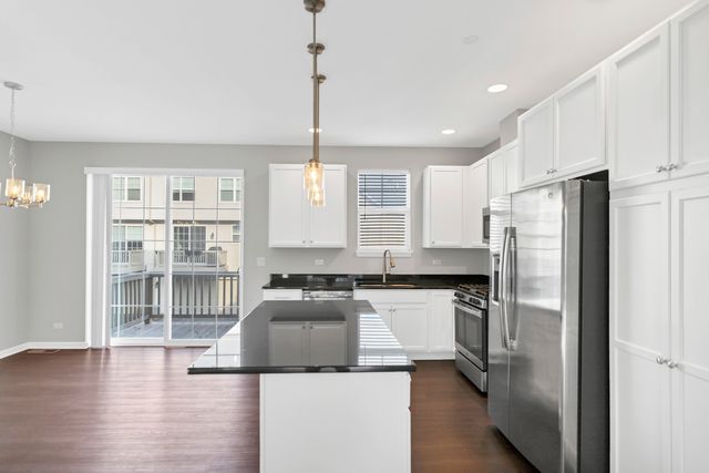 478 Woodmoor Drive 478, Lombard, IL 60148