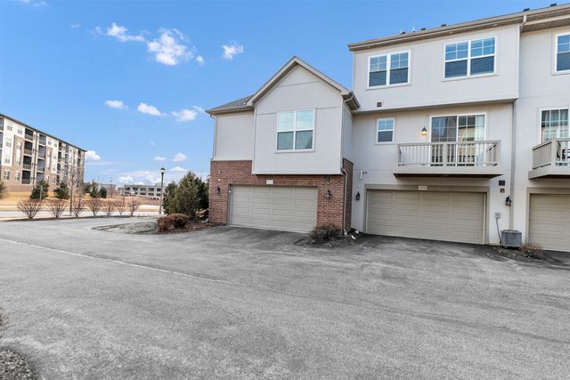 478 Woodmoor Drive 478, Lombard, IL 60148