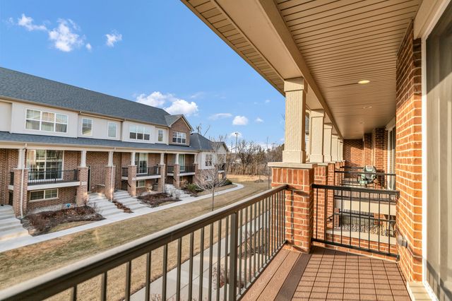 478 Woodmoor Drive 478, Lombard, IL 60148