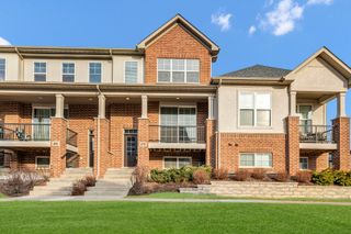 478 Woodmoor Drive 478, Lombard, IL 60148